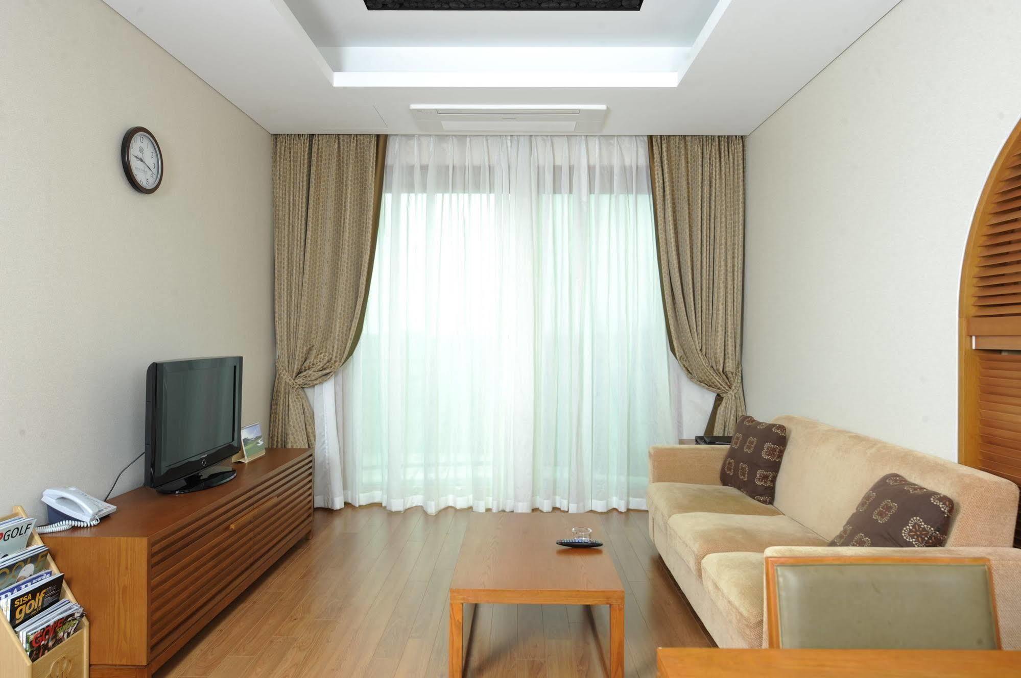 Pineridge Sokcho Exterior foto