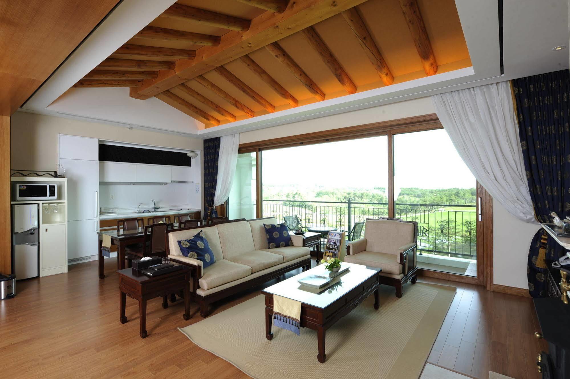 Pineridge Sokcho Exterior foto